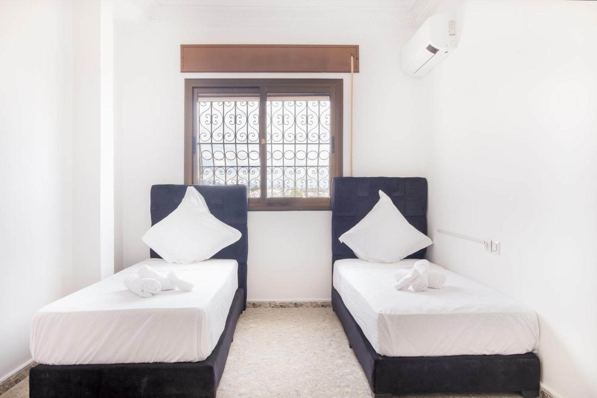 Calmes Et Spacieux Appartement