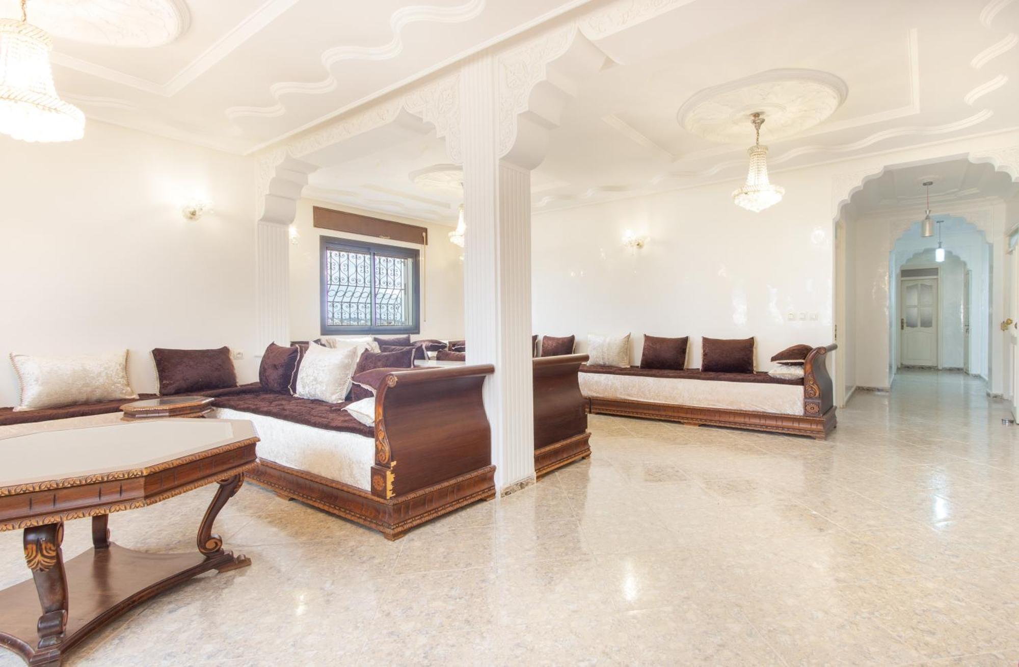 Calmes Et Spacieux Appartement *